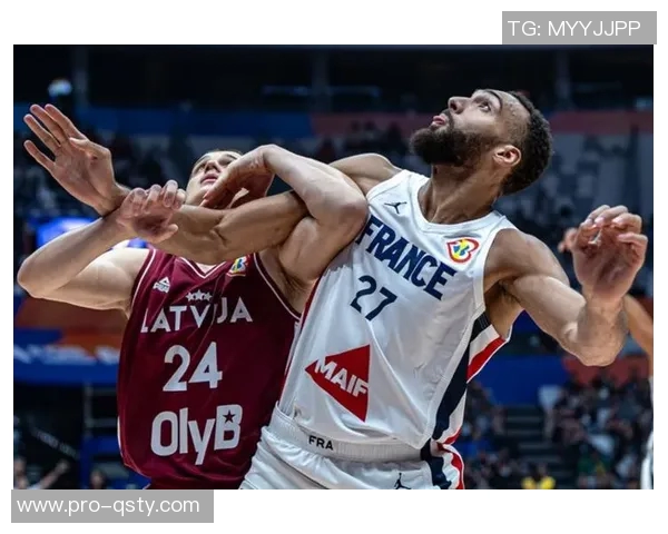 戈贝尔防守效率领先文班紧随其后两位巨星的巅峰对决即将展开 戈贝尔防守效率领先文班紧随其后两位巨星的巅峰对决即将展开