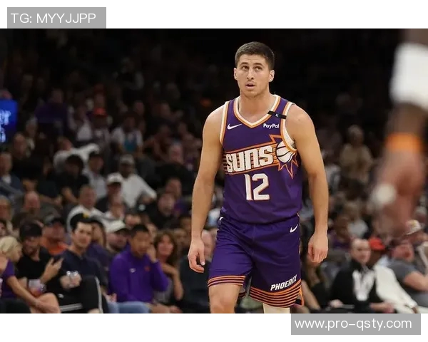 吉莱斯皮称赞布克场上威慑力强大自信出手是我唯一的要求